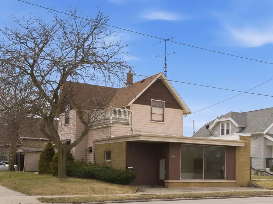 2201 Washington St, Manitowoc, WI 54220 - #2