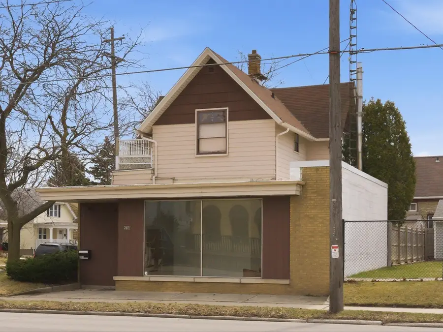 2201 Washington St, Manitowoc, WI 54220 - #3