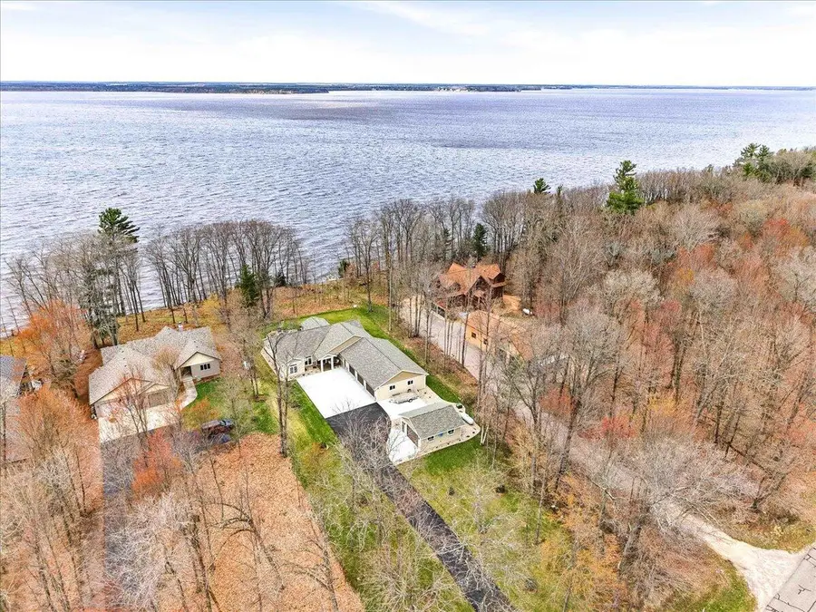 1870 Badger Ct, Monroe, WI 54613 - #2