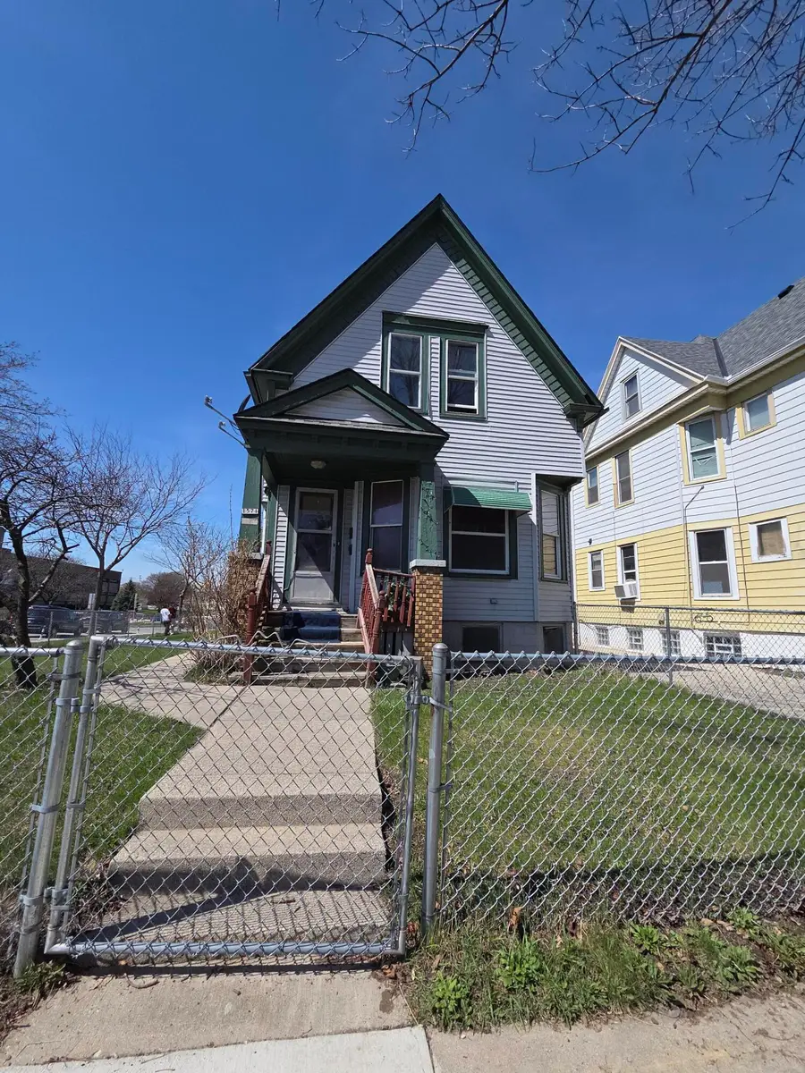 1571 S 14th St, Milwaukee, WI 53204 - #2