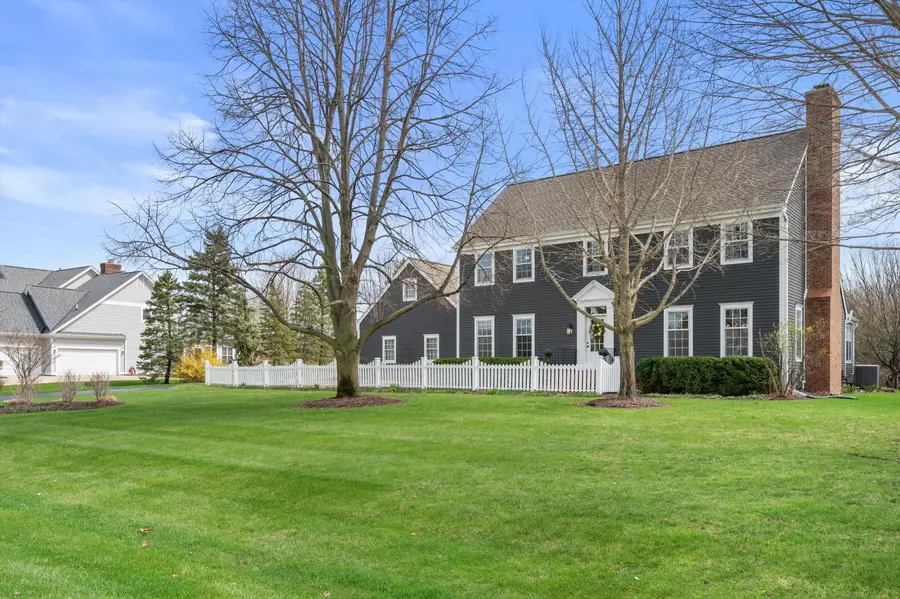 W289N3344 Lost Creek Ct, Delafield, WI 53072 - #3