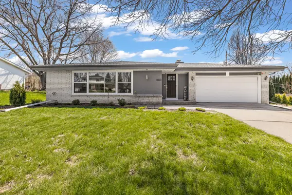 1621 S Pine St, Grafton, WI 53024