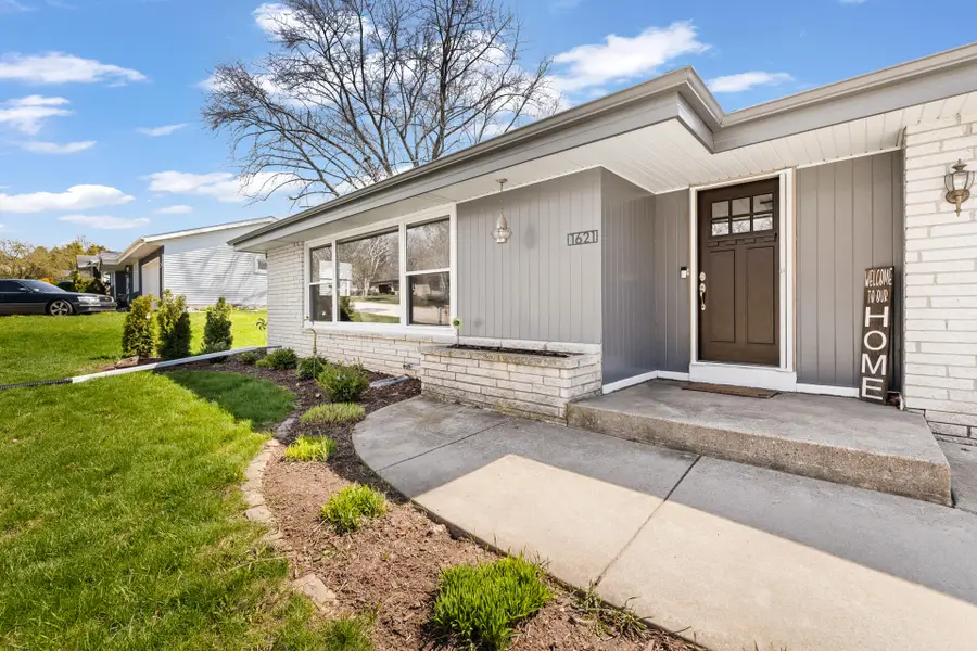 1621 S Pine St, Grafton, WI 53024 - #3