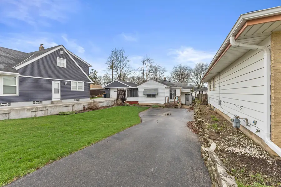 830 S 92nd St, West Allis, WI 53214 - #2