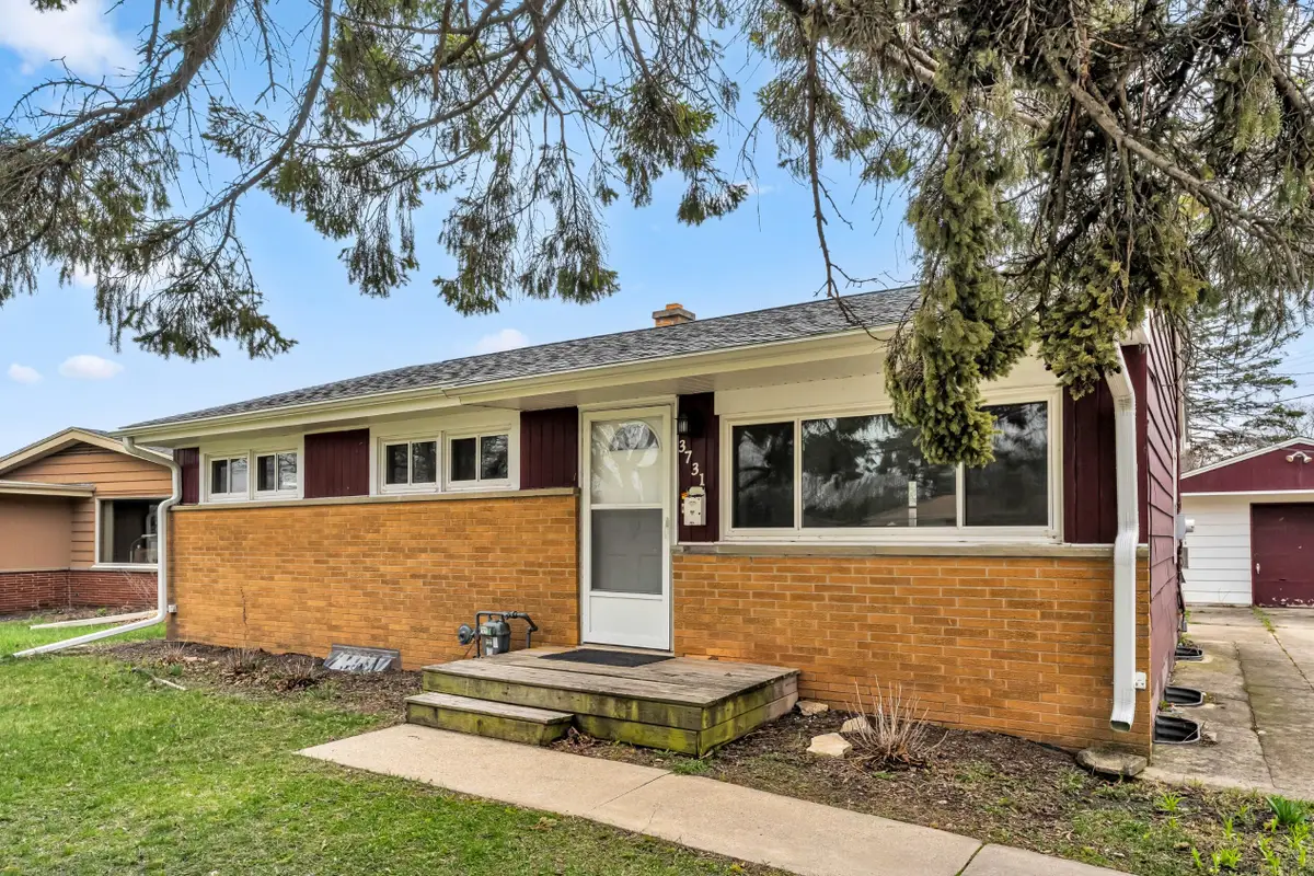 3731 St Andrews Blvd, Racine, WI 53405 - #1