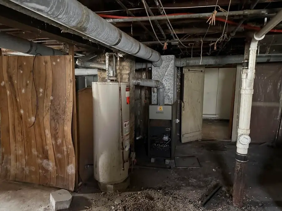 2470 N 41st St, Milwaukee, WI 53210 - #3