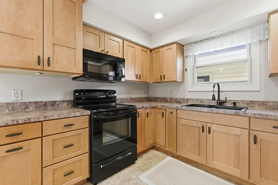 716 David Ave, Sheboygan Falls, WI 53085 - #3