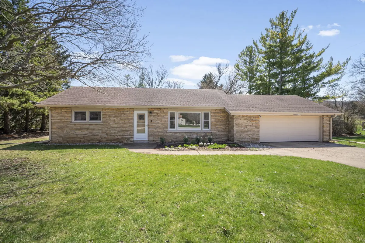 N69W21023 Pleasant St, Menomonee Falls, WI 53051 - #1