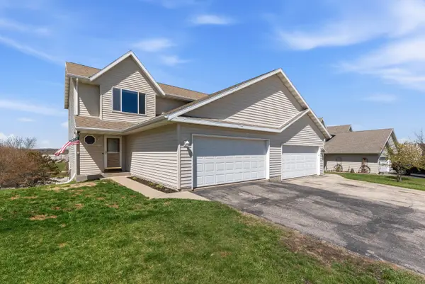 1126 Autumn Dr, West Bend, WI 53090