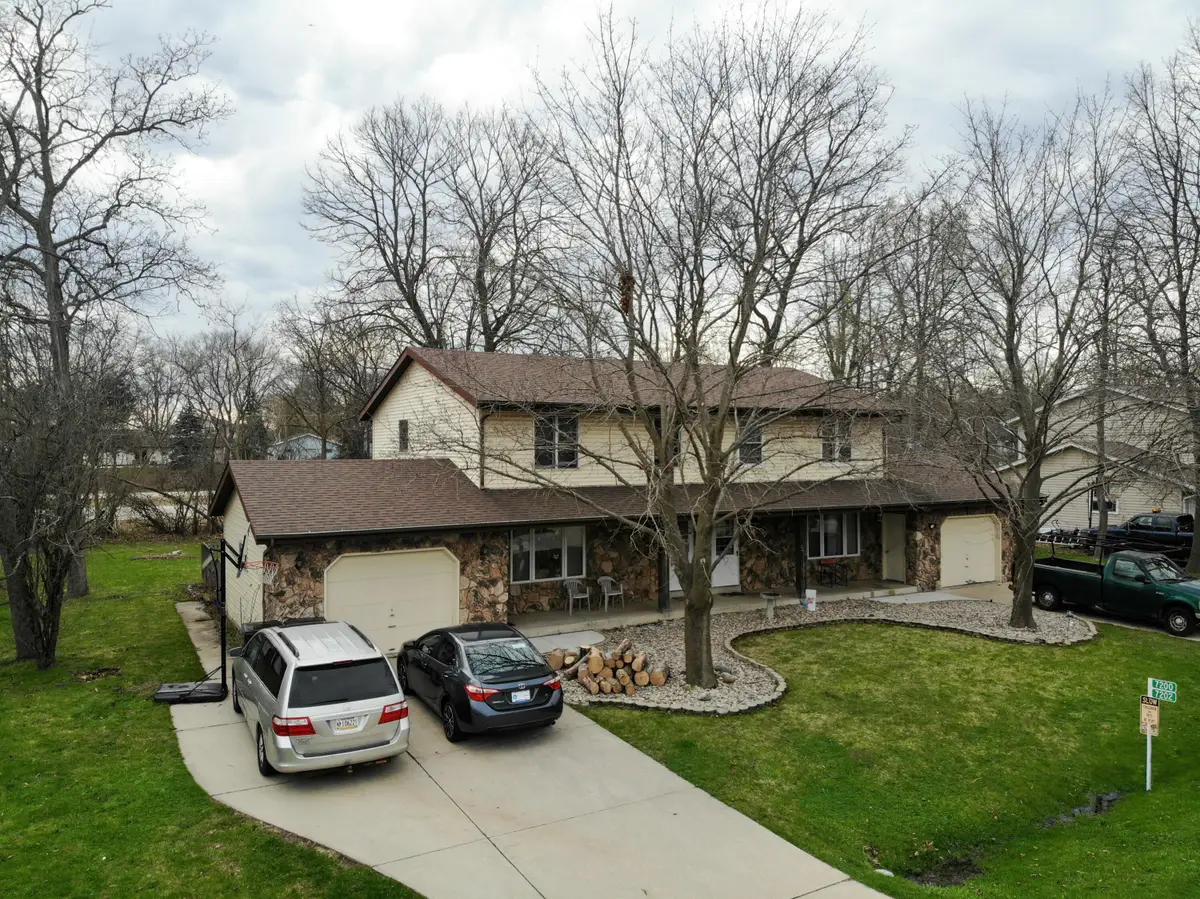 7200 Ashwood Ln, Wind Lake, WI 53185 - #1