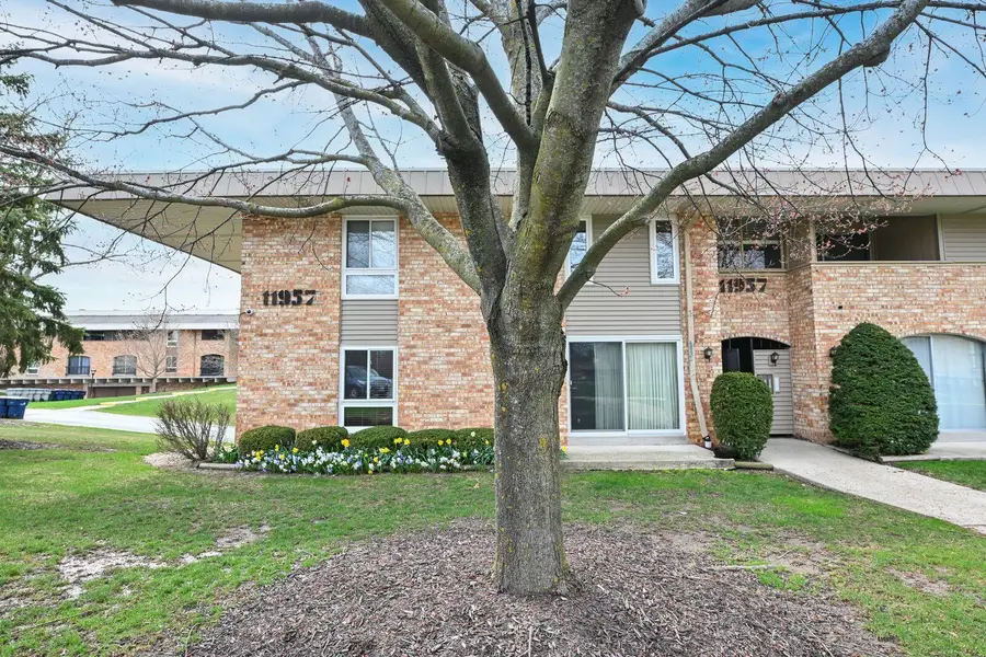 11957 W Appleton Ave, Milwaukee, WI 53224 - #2