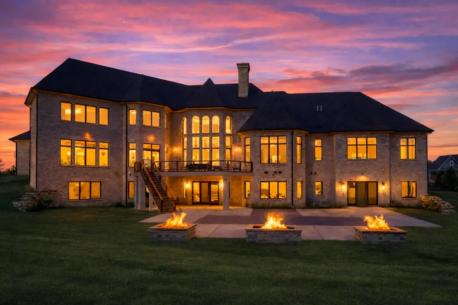 14122 N Saddlebrook Cir, Mequon, WI 53097 - #2