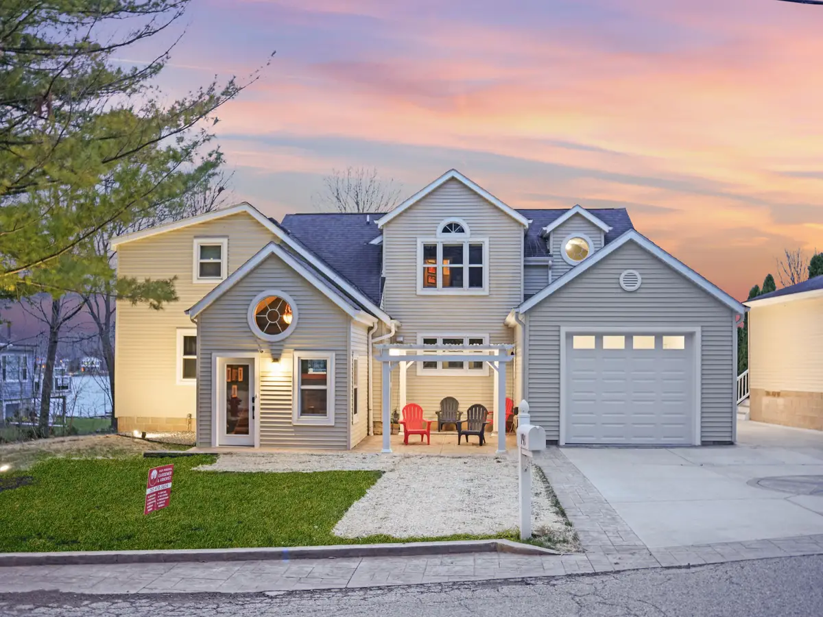 191 Riverside Dr, Waterford, WI 53185 - #1