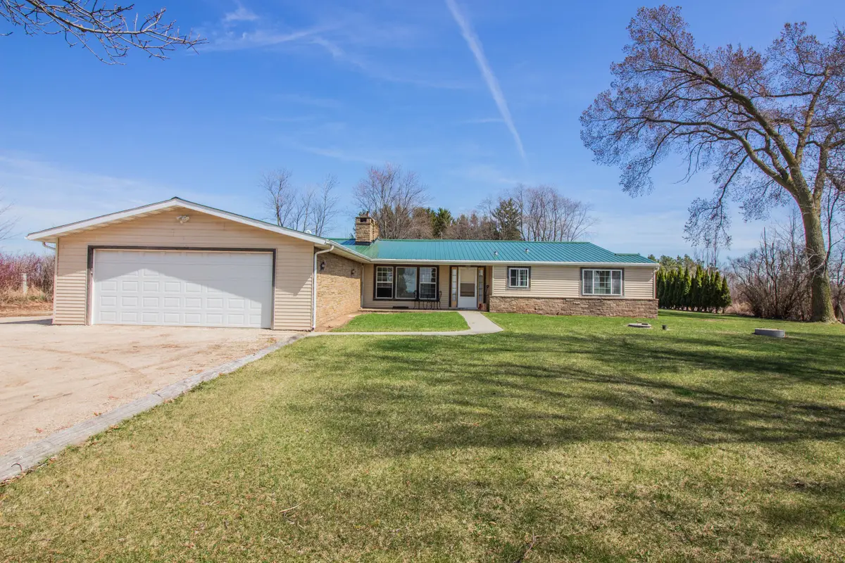 3919 Sunset Rd, Wilson, WI 53081 - #1
