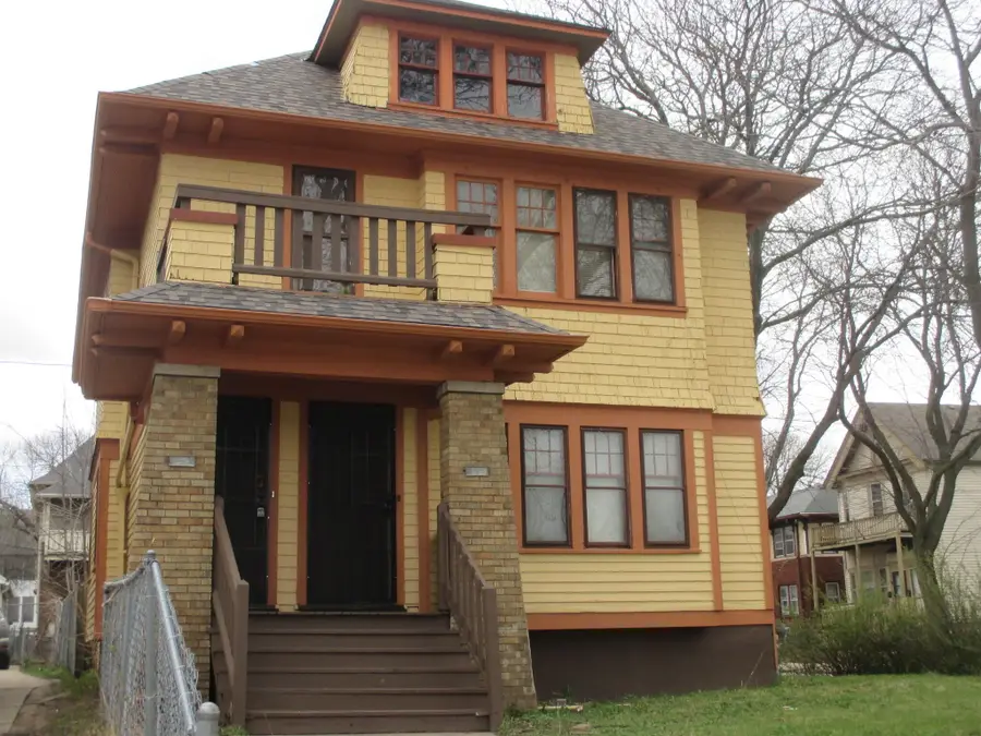 1302 N 26th St, Milwaukee, WI 53205 - #2