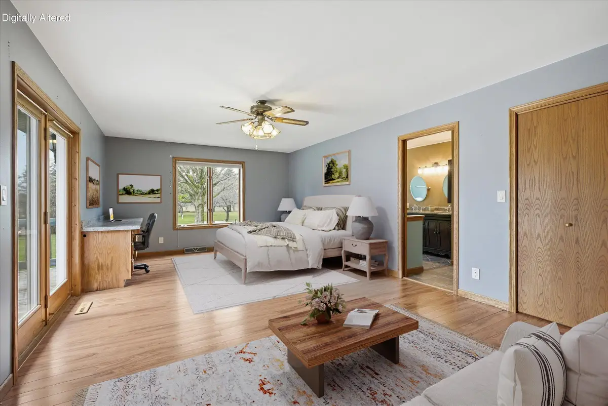 333 Lake Shore Rd, Grafton, WI 53024 - #1