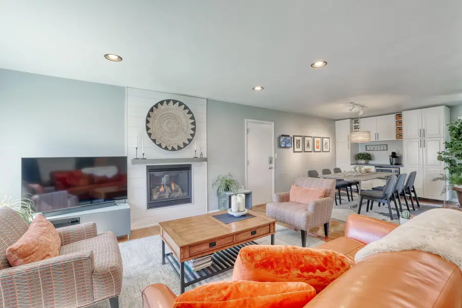 10912 W Kaul Ave, Milwaukee, WI 53225 - #2