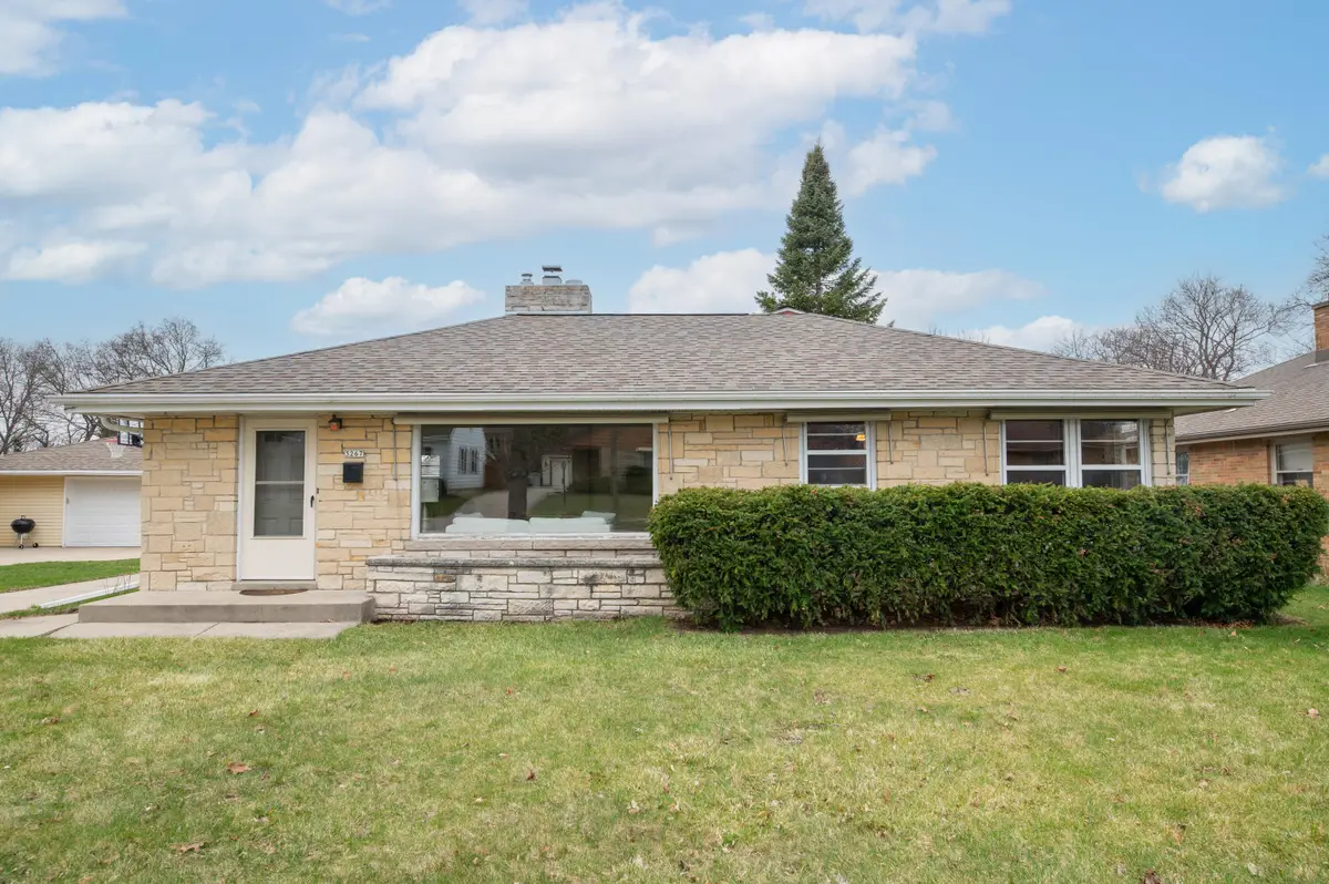 3267 N 97th St, Milwaukee, WI 53222 - #1