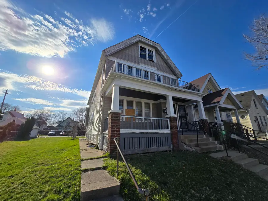 3421 N 21st St, Milwaukee, WI 53206 - #2