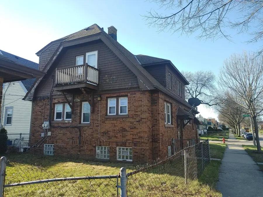 2330 W Hope Ave, Milwaukee, WI 53209 - #3