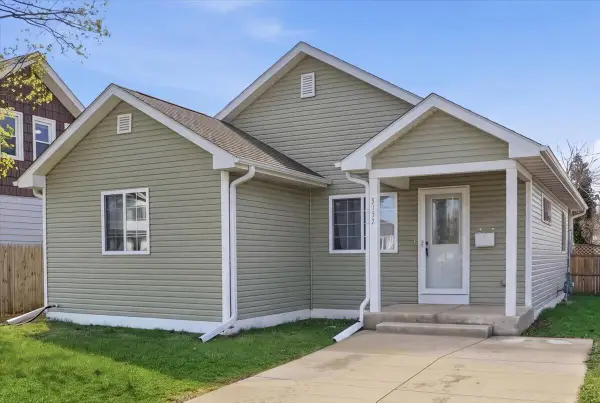 2127 27th St, Kenosha, WI 53140