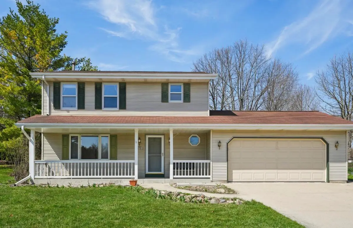 W207N17173 Parkview Dr, Jackson, WI 53037 - #1