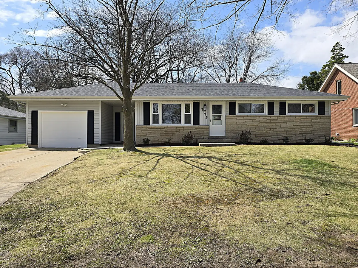 7475 N 39th St, Milwaukee, WI 53209 - #1