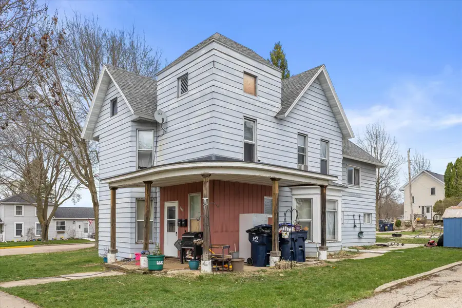 213 N Finch St, Horicon, WI 53032 - #3