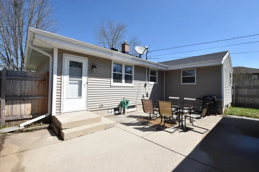 403 Beech St, Grafton, WI 53024 - #2