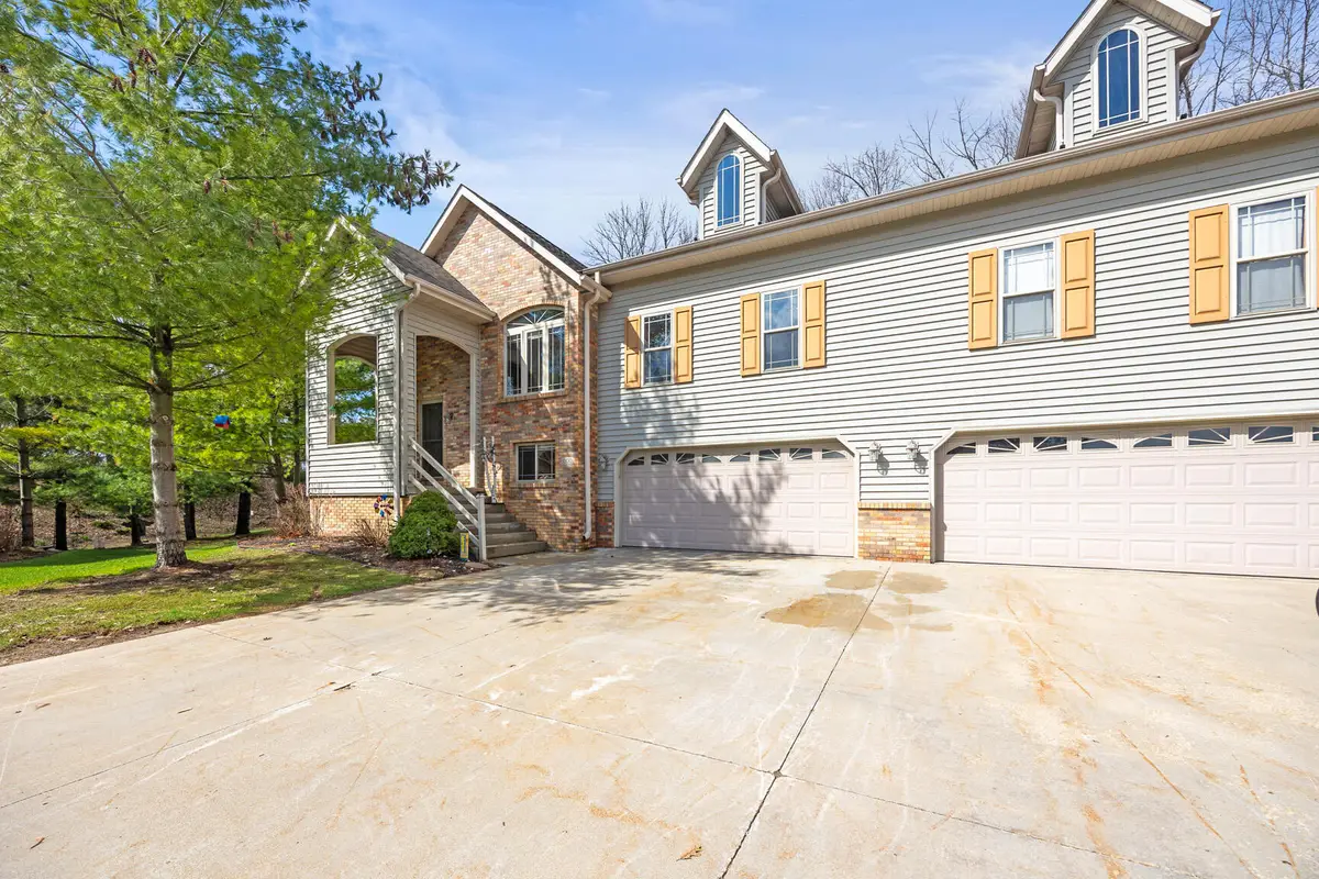 1300 Oak Tree Ct, Slinger, WI 53086 - #1