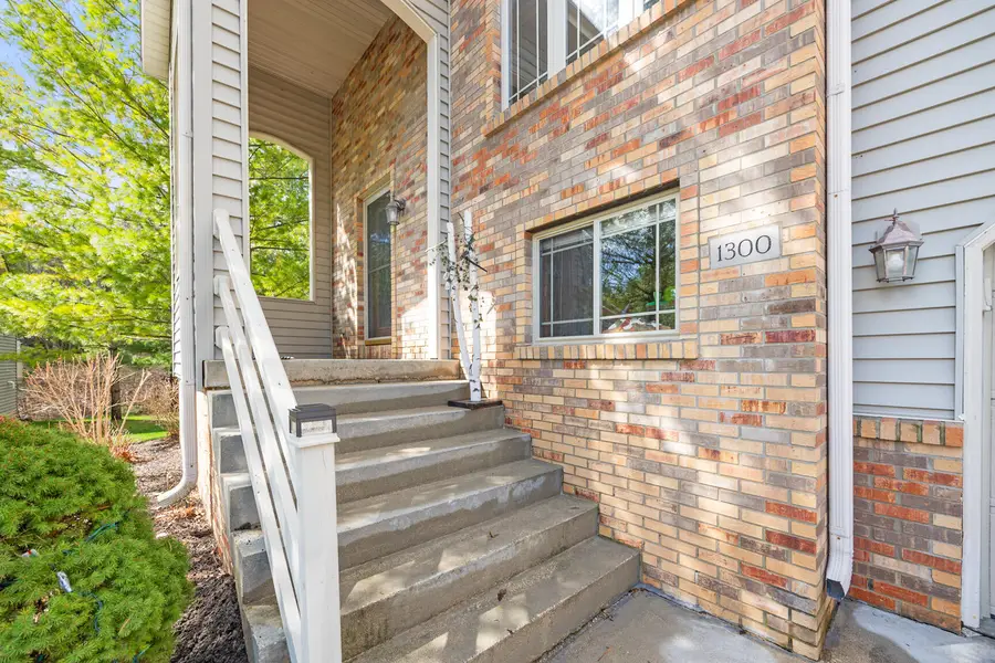 1300 Oak Tree Ct, Slinger, WI 53086 - #2