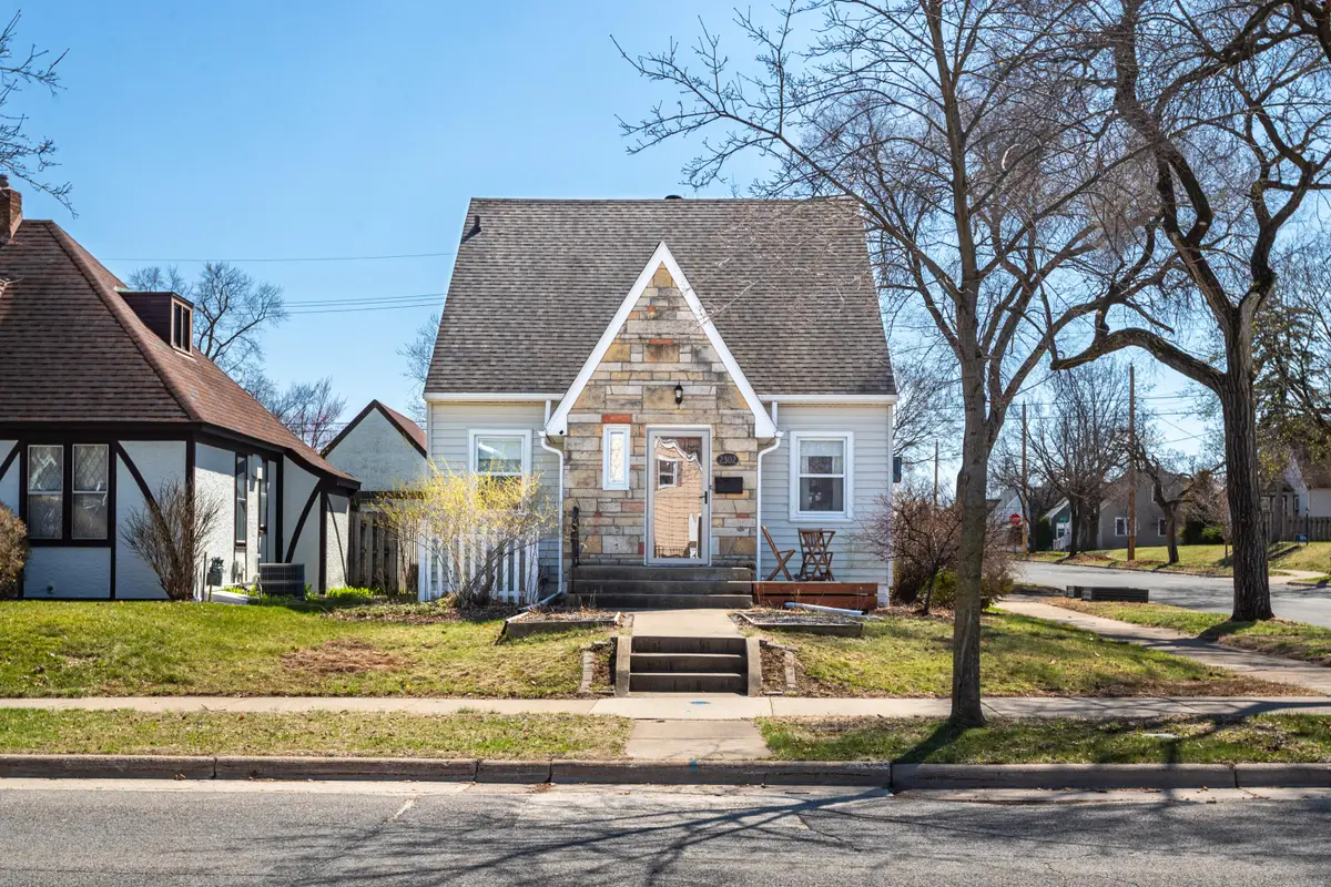 2302 Market St, La Crosse, WI 54601 - #1