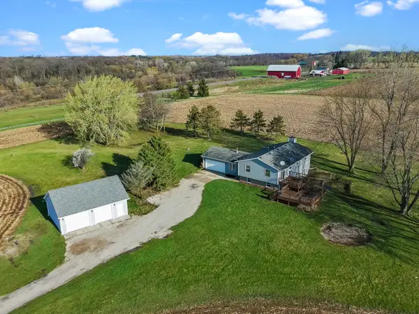 7164 Hospital Rd, Lyons, WI 53105