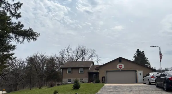 3377 N Hackbarth Rds, Janesville, WI 53548