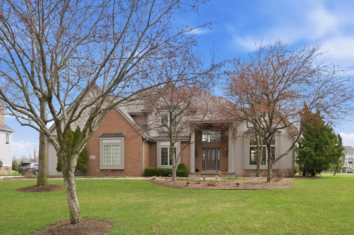 1267 Mary Hill Cir, Hartland, WI 53029 - #1