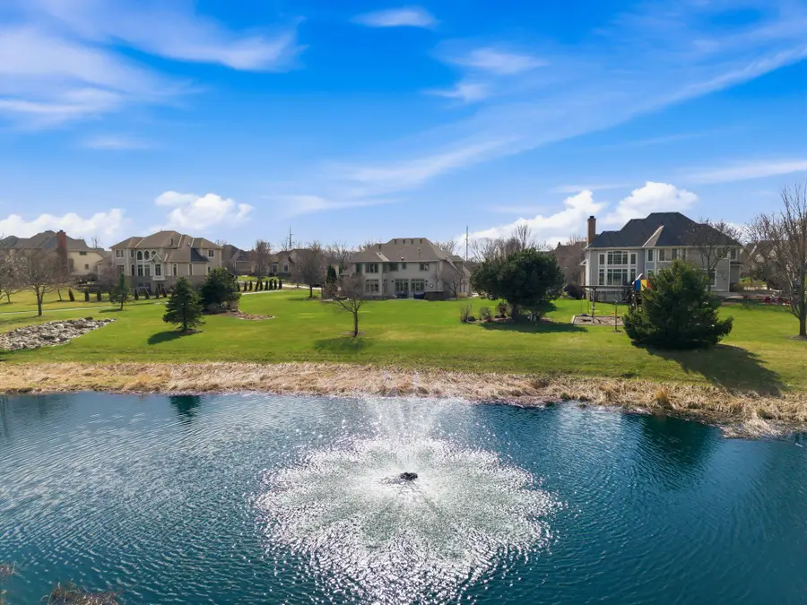 1267 Mary Hill Cir, Hartland, WI 53029 - #3