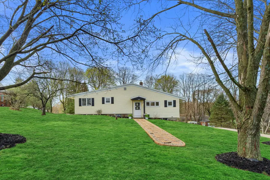 14225 Forest View Ln, Brookfield, WI 53005 - #2