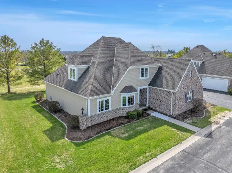 255 Fairway Meadows Ln, Sheboygan Falls, WI 53085 - #1