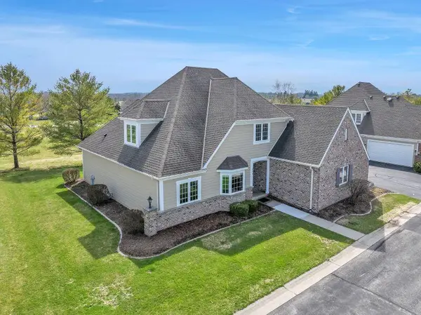 255 Fairway Meadows Ln, Sheboygan Falls, WI 53085