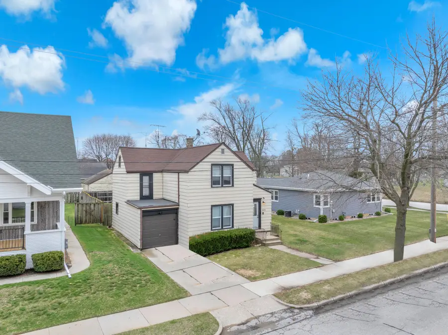 2605 School St, Two Rivers, WI 54241 - #2