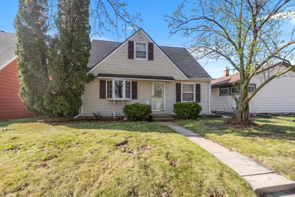 2809 E Armour Ave, Saint Francis, WI 53235