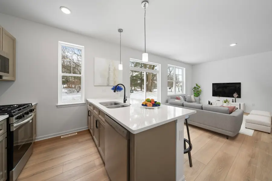 1589 Meadowview Ct, Whitewater, WI 53190 - #3