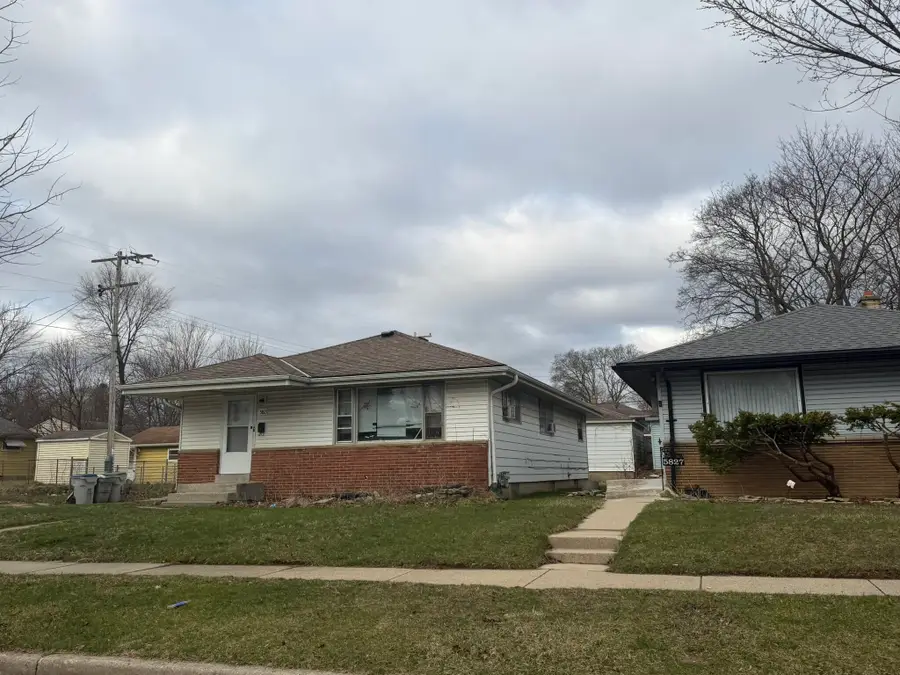 5821 N 70th St, Milwaukee, WI 53218 - #2
