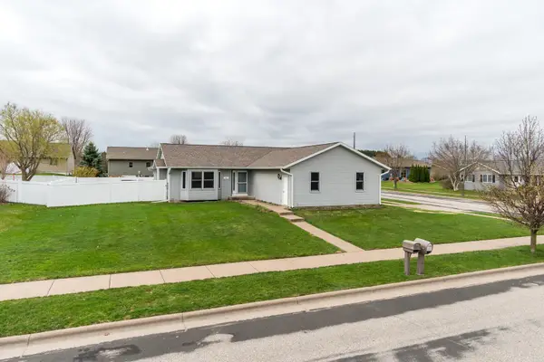 812 Silver Dr, Holmen, WI 54636