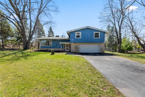 N84W12863 Ronald Dr, Menomonee Falls, WI 53051