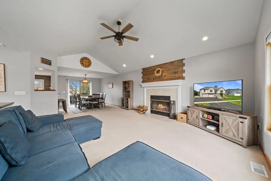 198 Lynne Dr, Twin Lakes, WI 53181 - #3