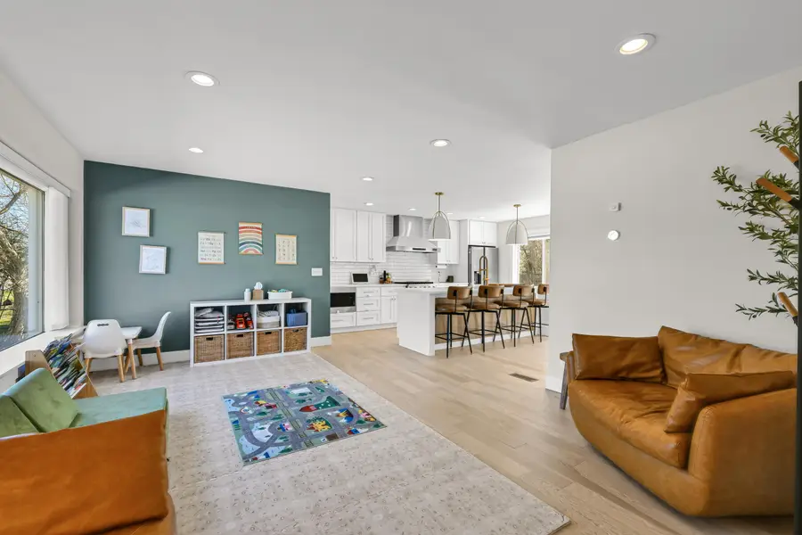 1101 W County Line Rd, Bayside, WI 53217 - #3