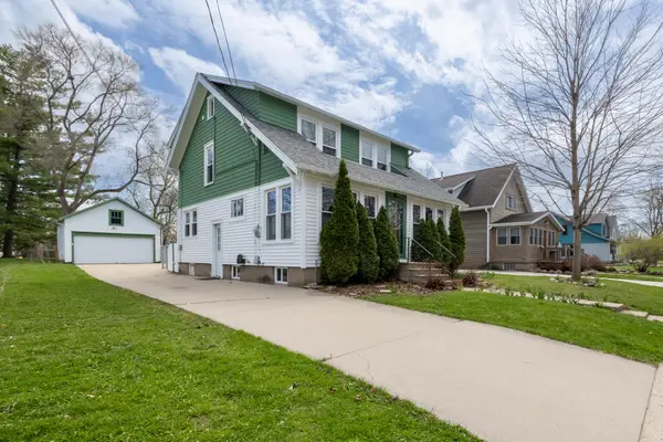 415 S Concord Rd, Oconomowoc, WI 53066