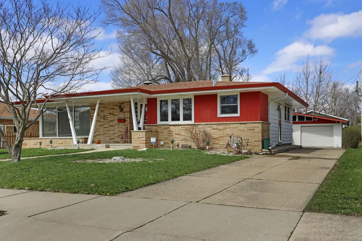 2126 34th St, Kenosha, WI 53140 - #1