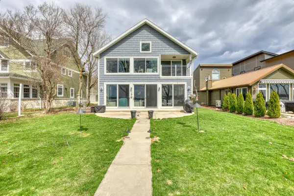 23907 Oakwood Ln, Dover, WI 53139